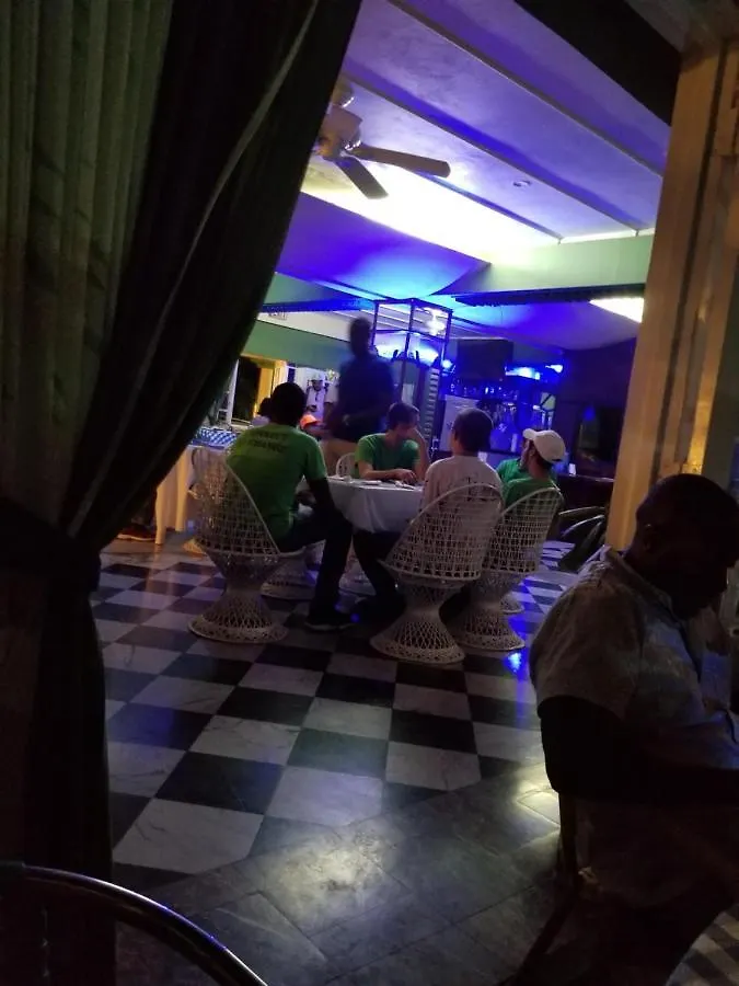Hotel apartamentowy Wins On The Beach Ocho Rios