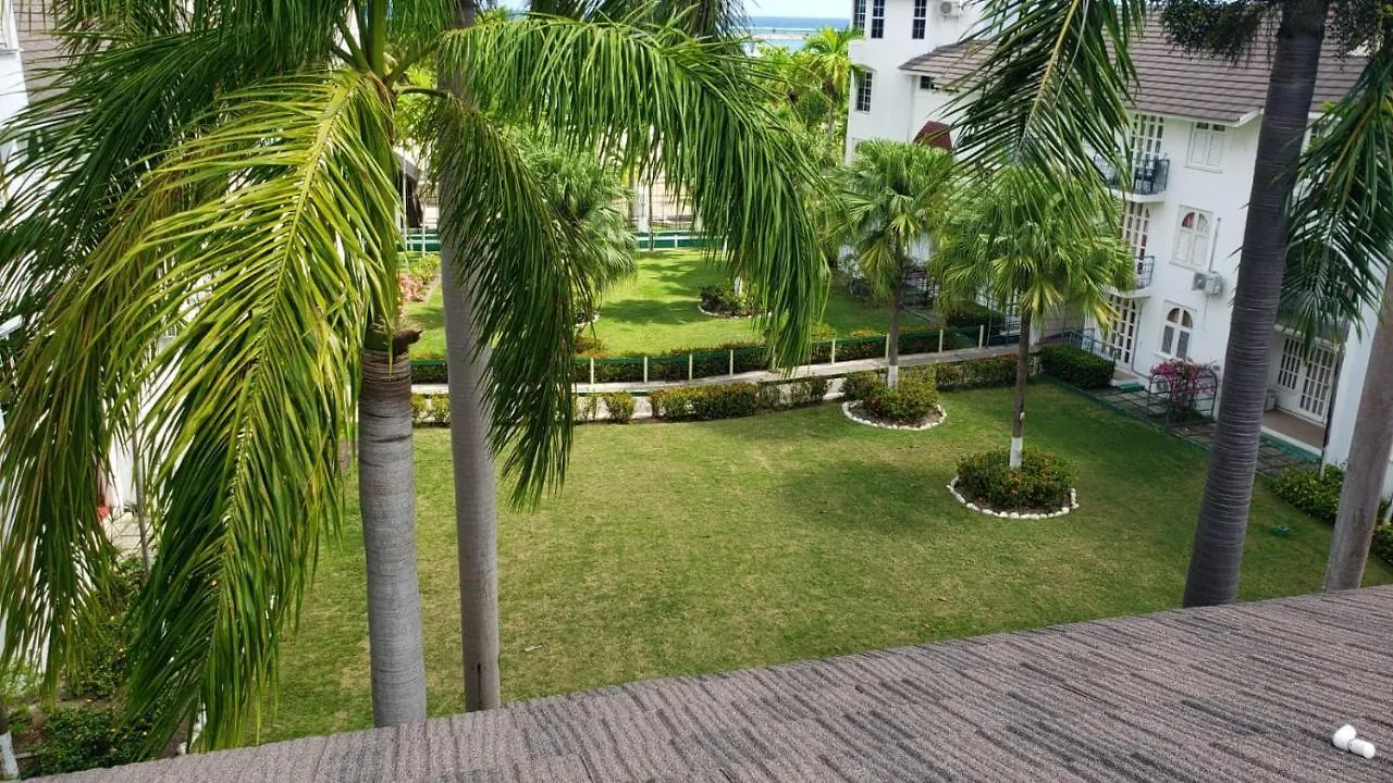 Wins On The Beach Ocho Rios Hotel apartamentowy
